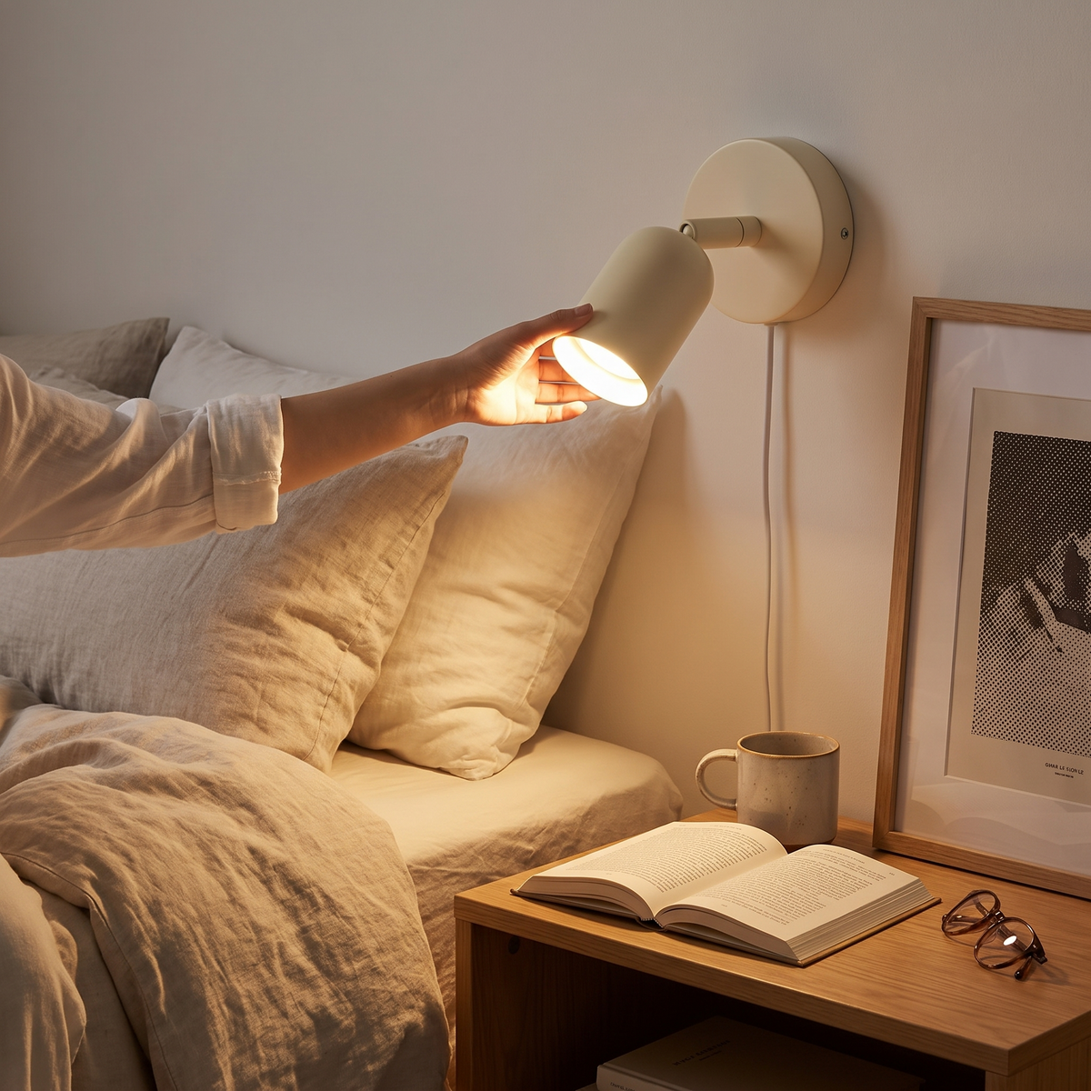 NordicLuxe | Subtle Macaron Wall Light