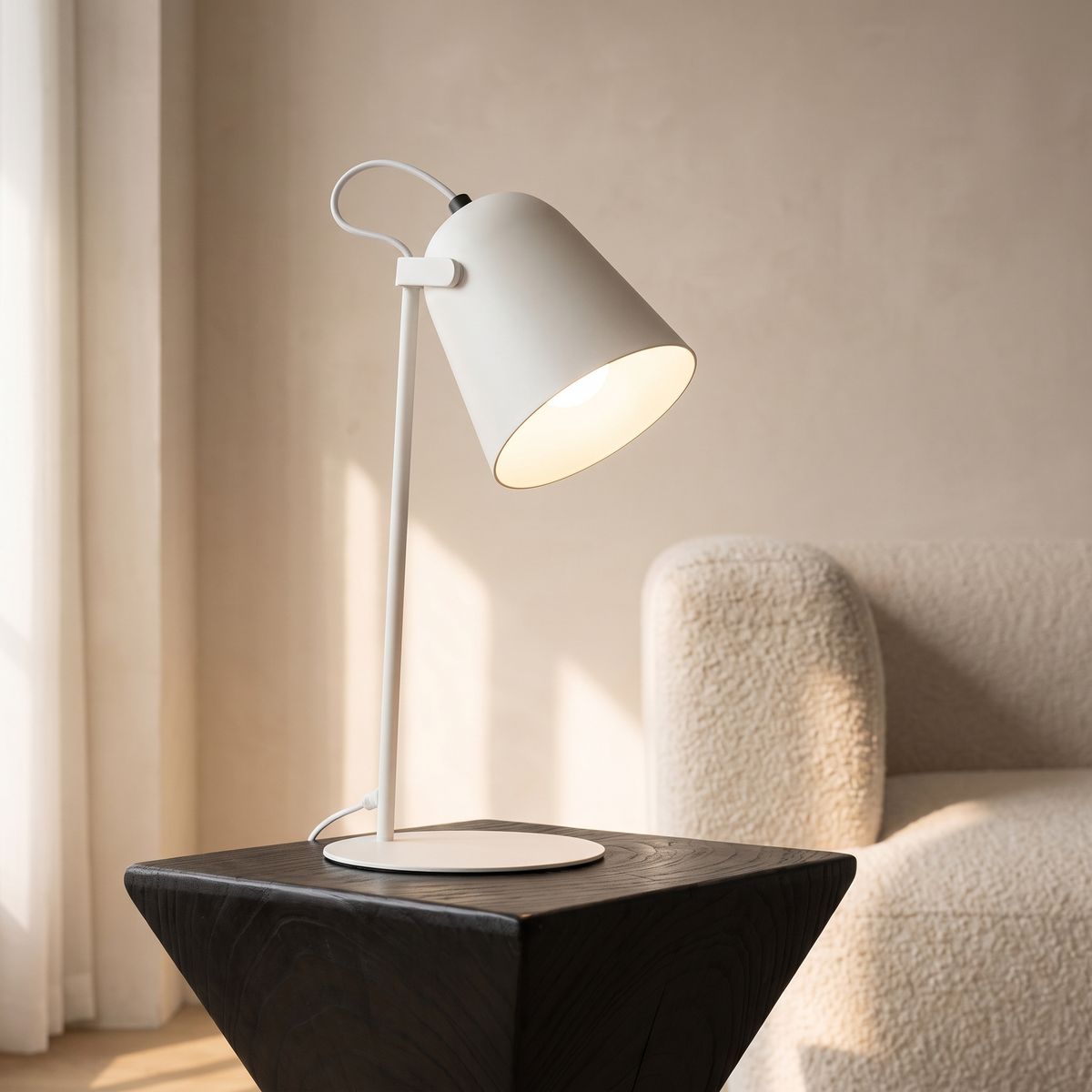 Nordic Metal LED Desk Lamp in White